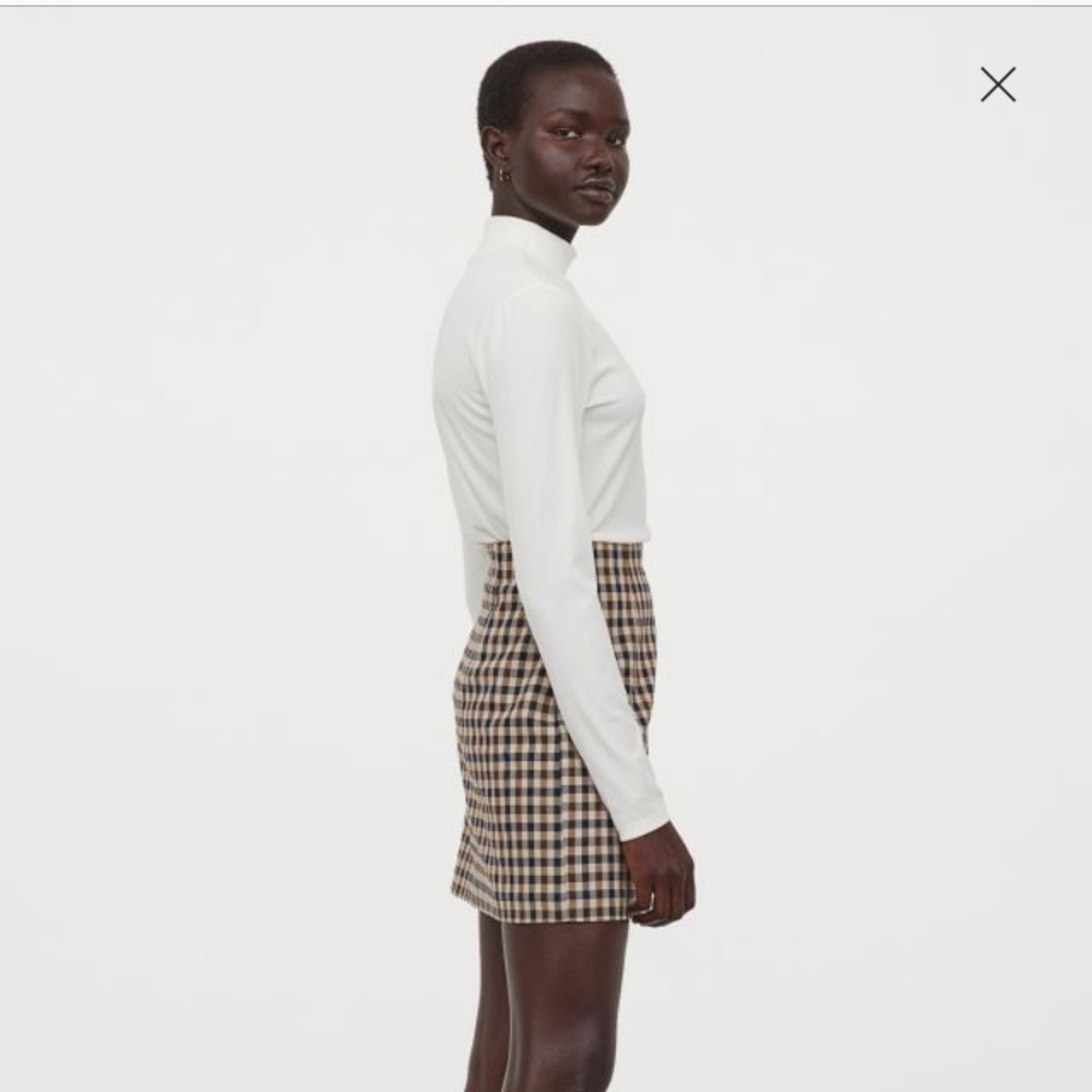 Short checkered skirt - Picture 2 of 3